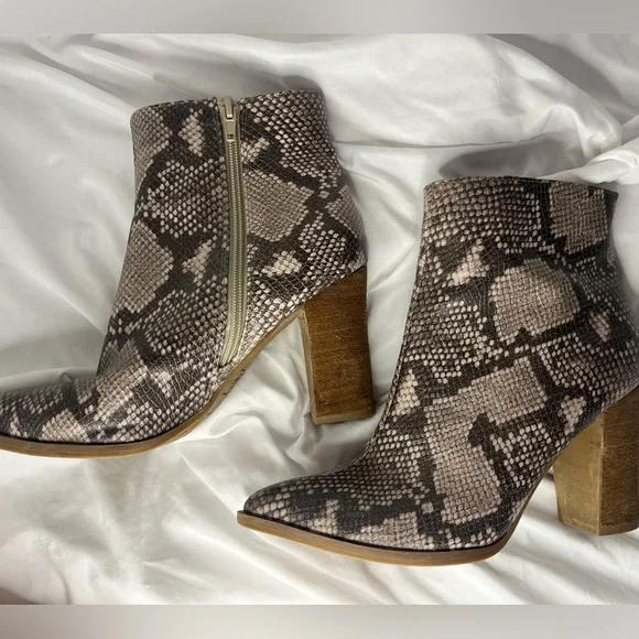 Carlos by Carlos Santana Snake Print Heeled Booties (7.5M) - Picture 2 of 7